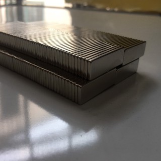 Nam châm đất hiếm DH 30x10x2mm