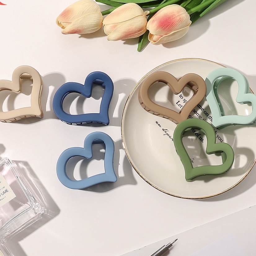 Kẹp tóc hình trái tim chất liệu nhựa phong cách cổ điển
