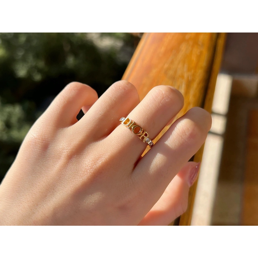 Nhẫn Cưới Khắc Chữ logo Thời Trang