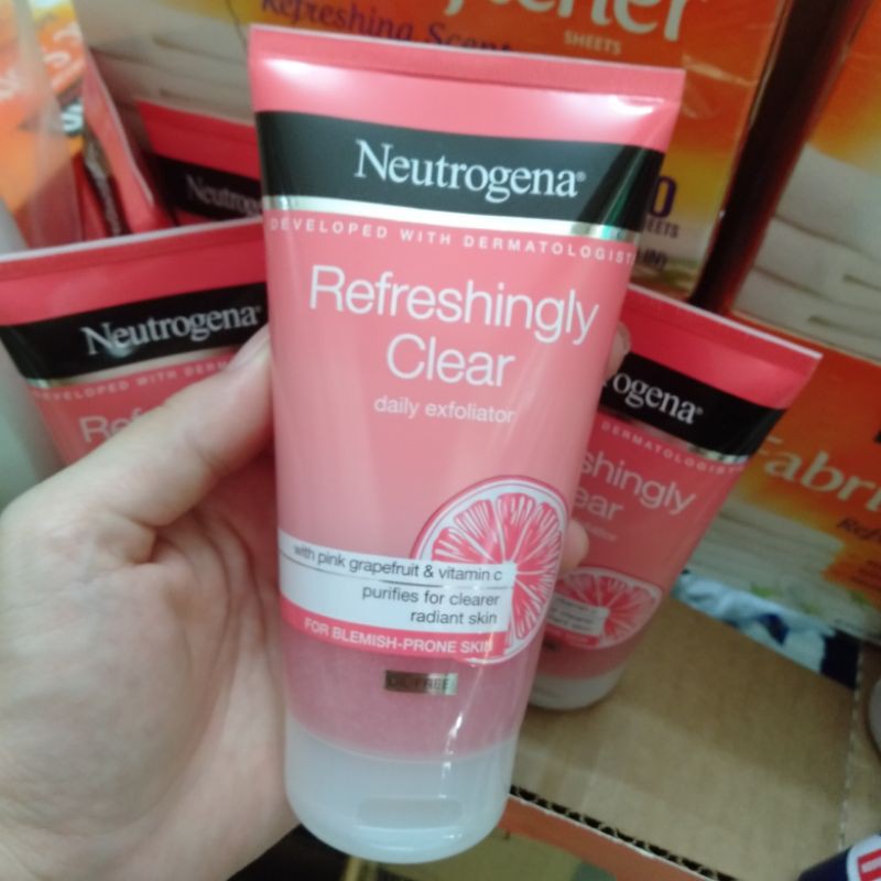 sữa rửa mặt Neutrogena bưởi hồng 150ml