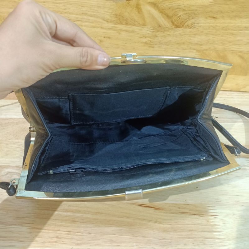 Túi đeo chéo da thật secondhand  15050321