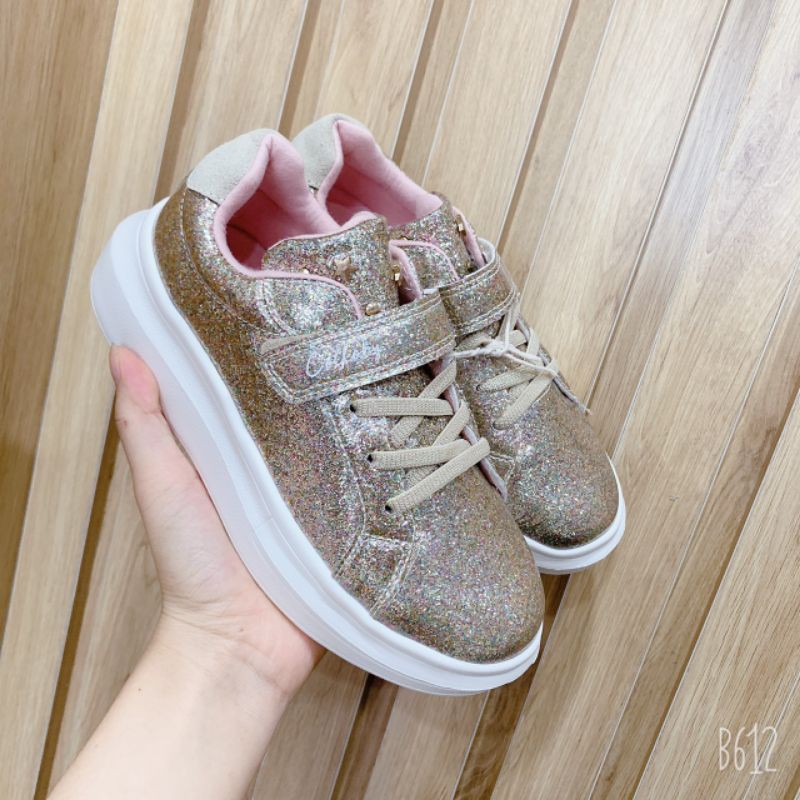 Giày xuất cho bé