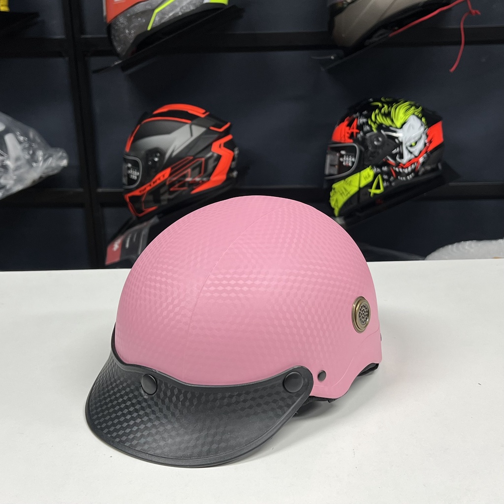 Mũ bảo hiểm nửa đầu lưỡi trai cao cấp CAMRY, vân Carbon chống trầy, thông gió