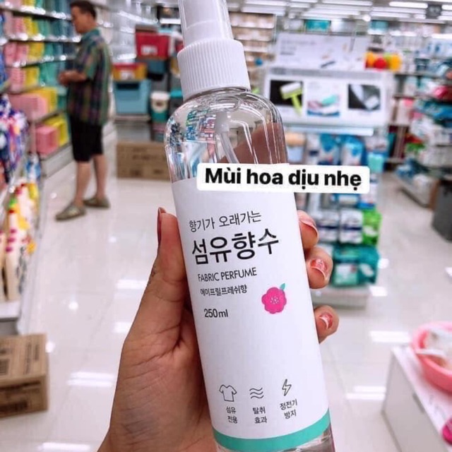 Xịt thơm quần áo