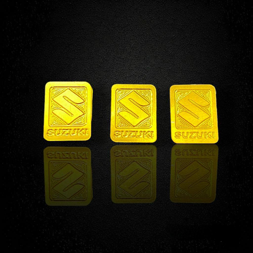 Tem titan logo Suzuki màu vàng miếng điện phân