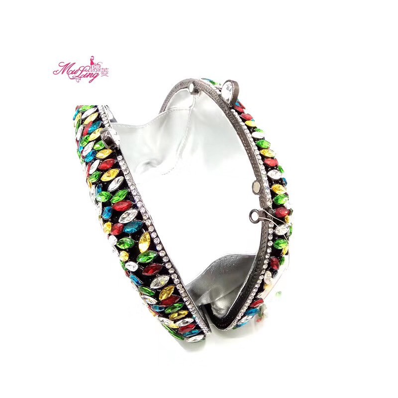 Cốp đính đá cao cấp CHZ-01