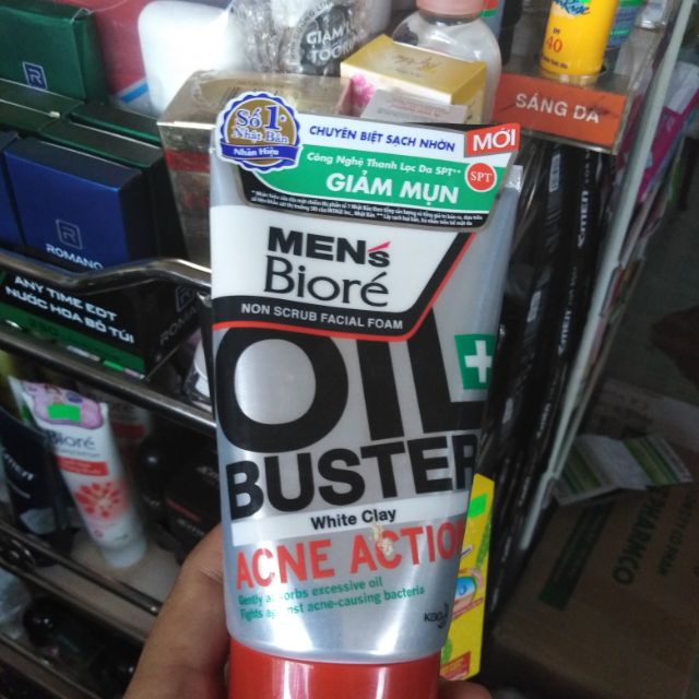 Sữa rửa mặt Men Biore giảm mụn