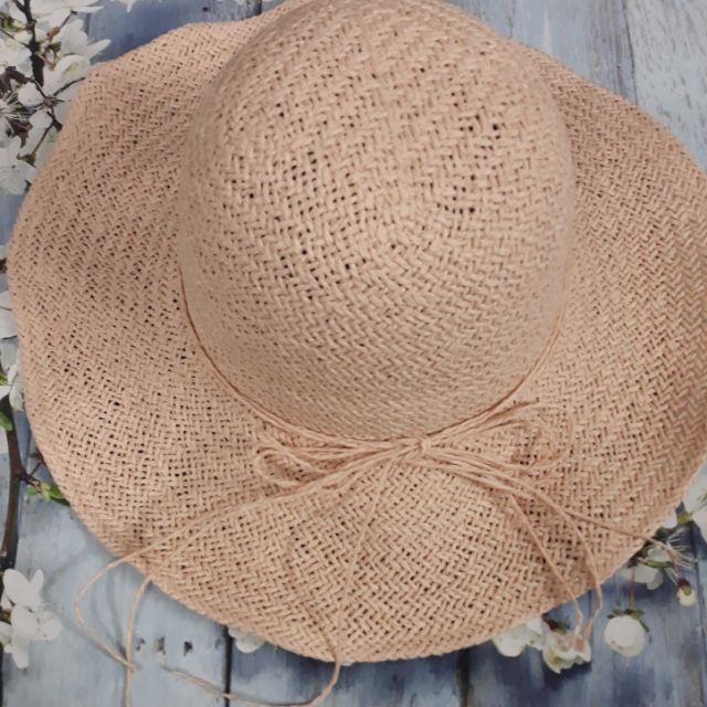 Mũ mây gấp được bỏ valy