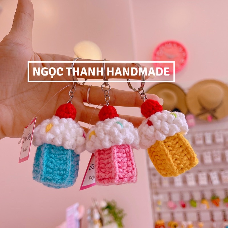 Móc khoá bánh kem bằng len