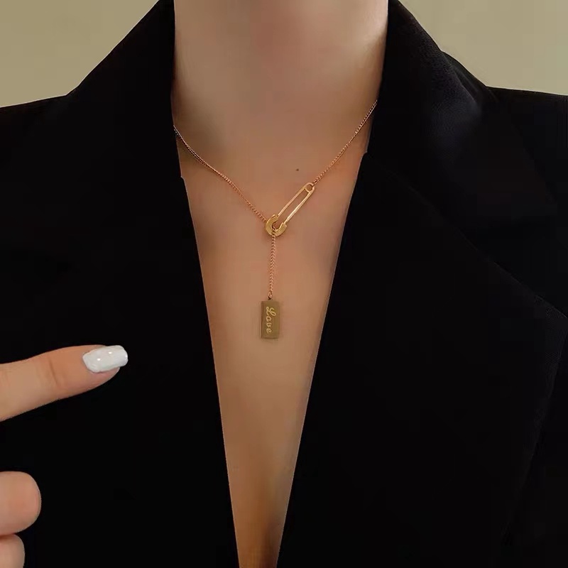 Dây chuyền dáng ngắn bằng thép titan mạ vàng 18k phong cách Âu Mỹ sang trọng thời trang