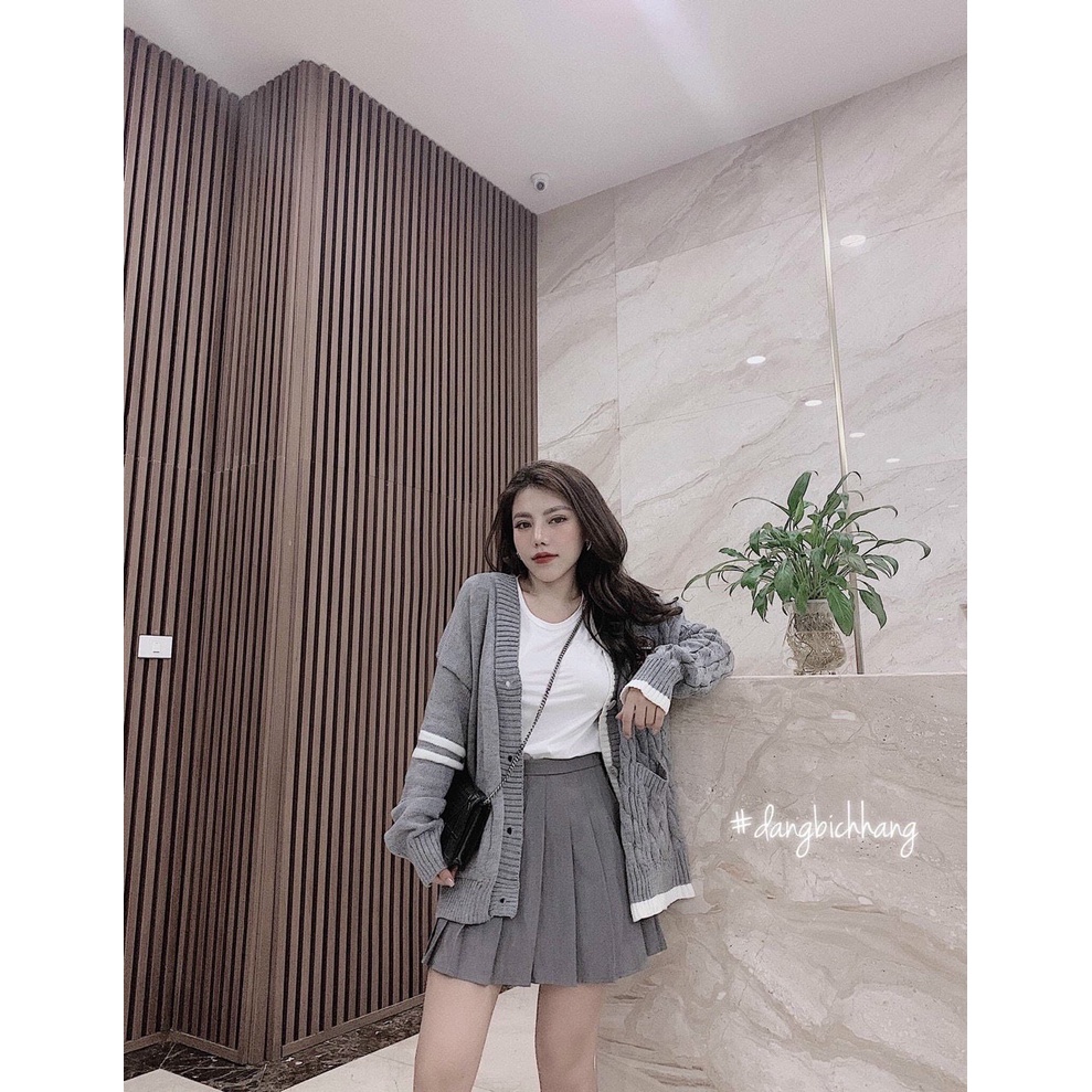 Áo khoác cardigan nữ, áo khoác form rộng nữ huy hiệu ngực kẻ tay cá tính chất len dày mặc ấm phom oversize xinh xắn | BigBuy360 - bigbuy360.vn