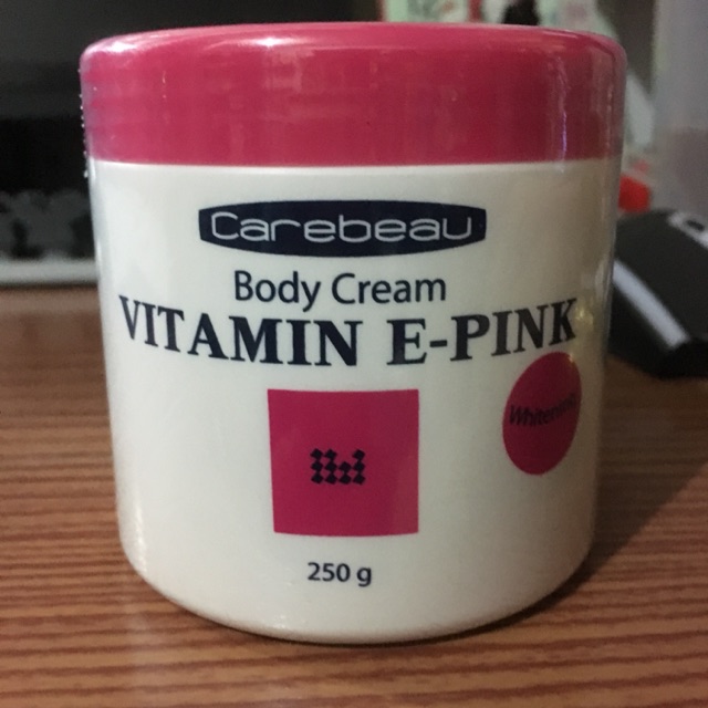 Kem vitamin E dưỡng ẩm làm mềm da,chống nứt nẻ