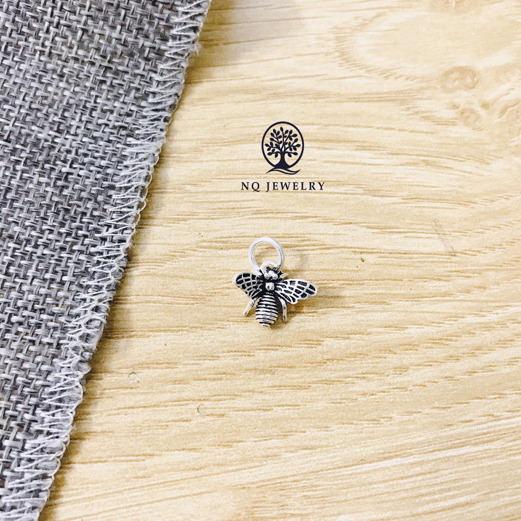 Charm bạc hình con ong