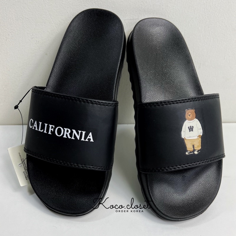 Dép WHO.A.U Whoau quai ngang gấu Cali