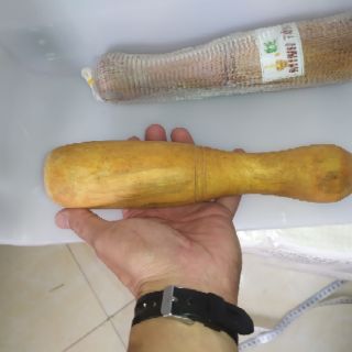 Chày gỗ đập đá , giã hành tỏi..