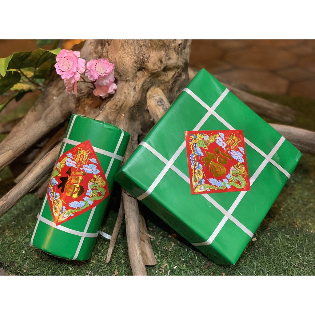 Bánh chưng, cây giò trang trí Tết