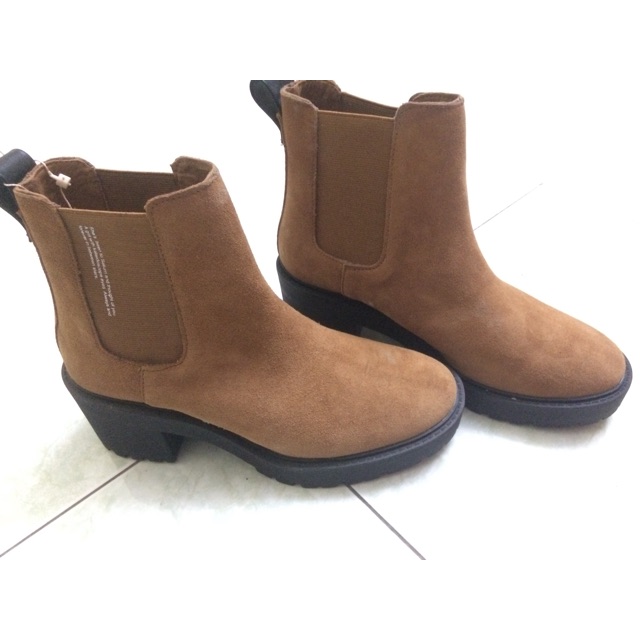 Boots Stradivarius