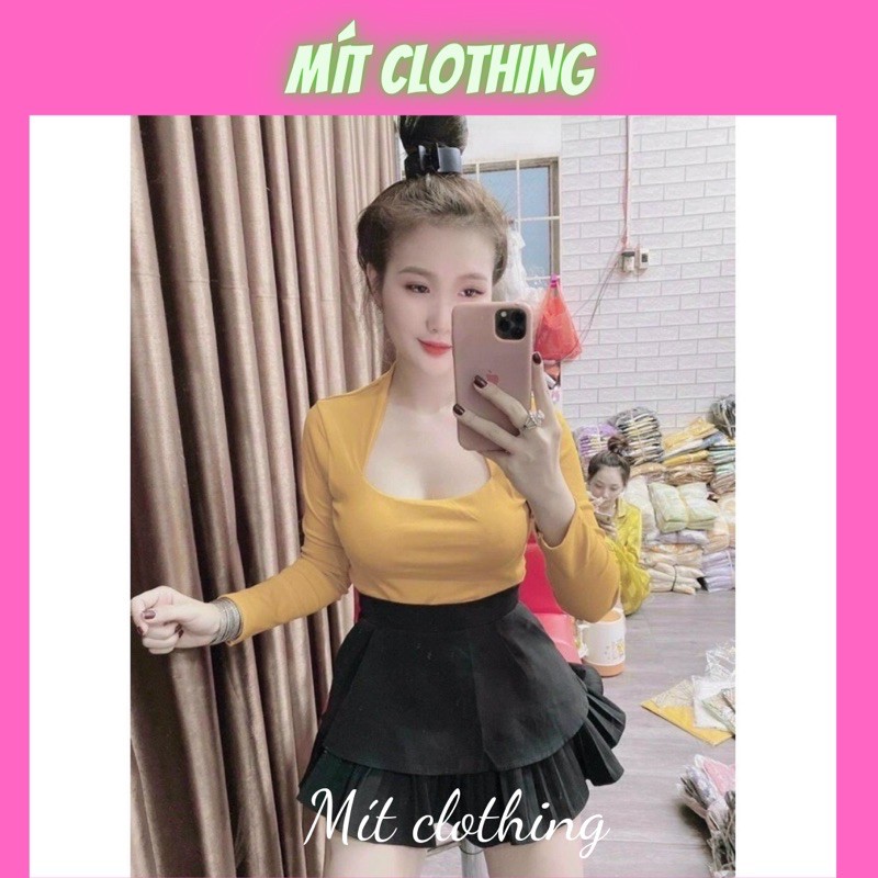 Áo croptop cổ vuông xéo có mút ngực dài tay