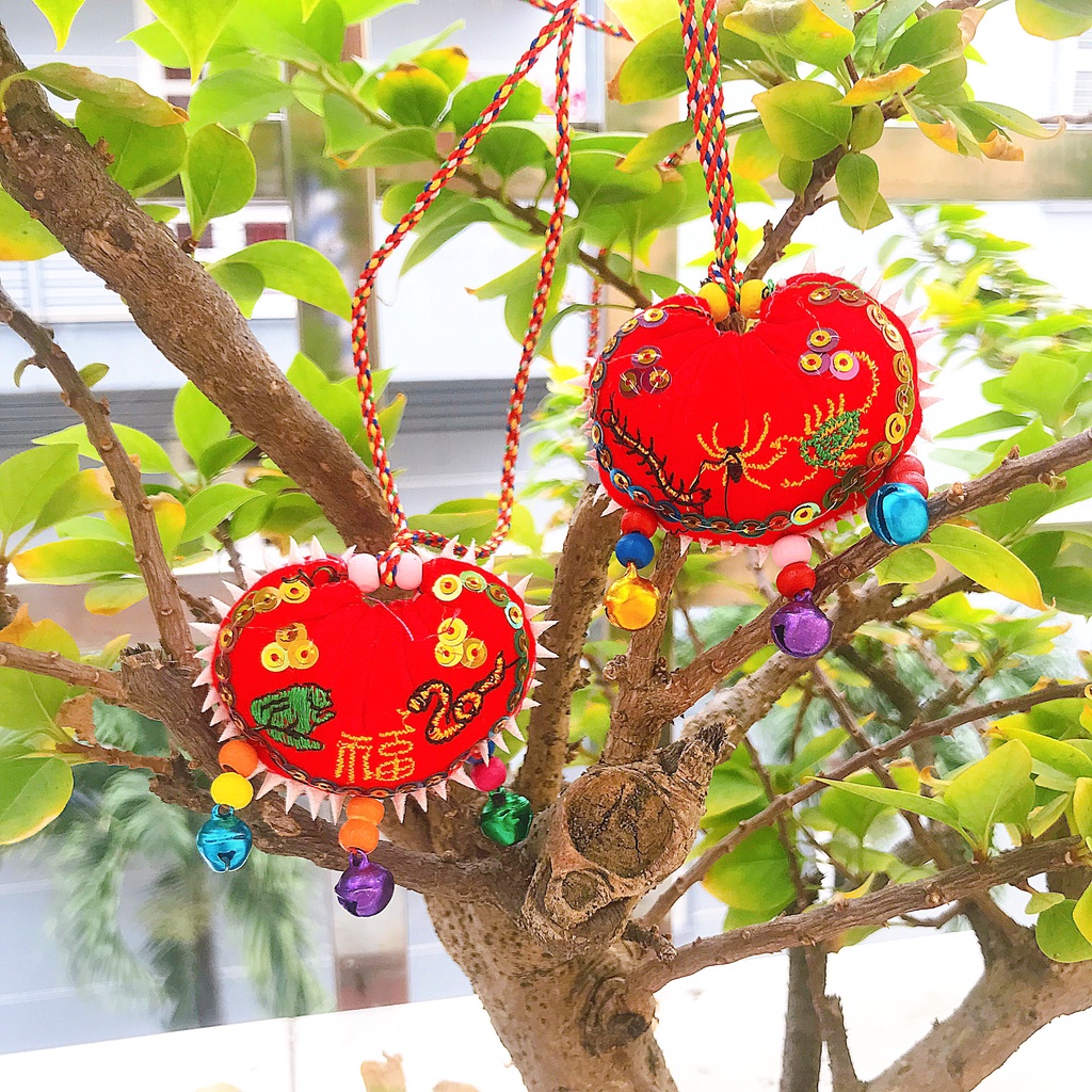 Dây treo túi thơm thảo mộc màu đỏ vàng, nhiều họa tiết, thích hợp trang trí