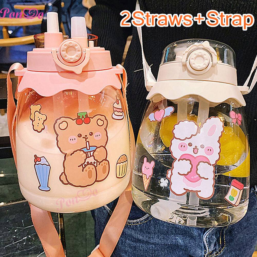 Bình Nước Hoạt Hình Dung Tích 1300ml Có Dây Đeo Tích Hợp Ống Hút Kèm Nhãn Dán Siêu Dễ Thương