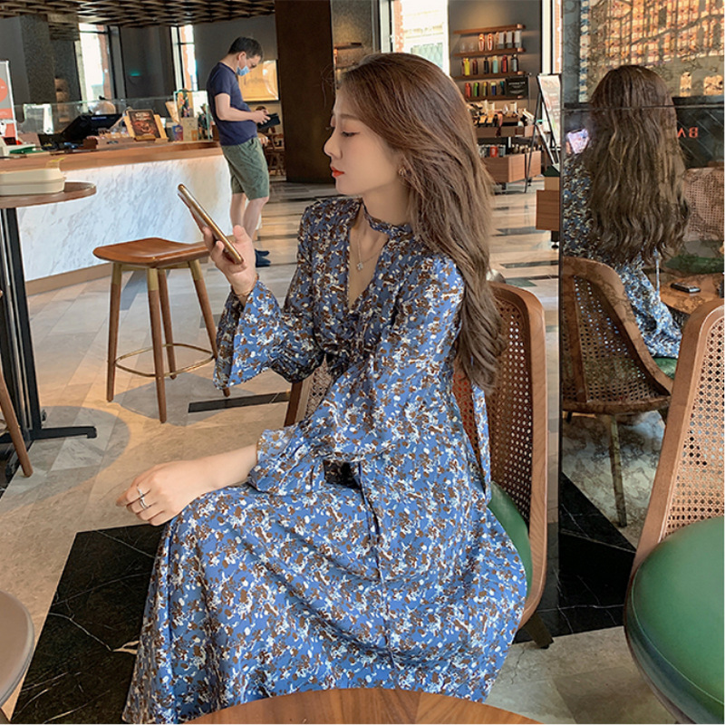 Đầm voan hoa tay dài ống loe cổ chữ V thanh lịch cho nữ | BigBuy360 - bigbuy360.vn