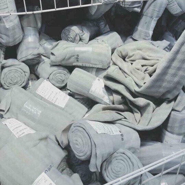 Chăn ikea kẻ