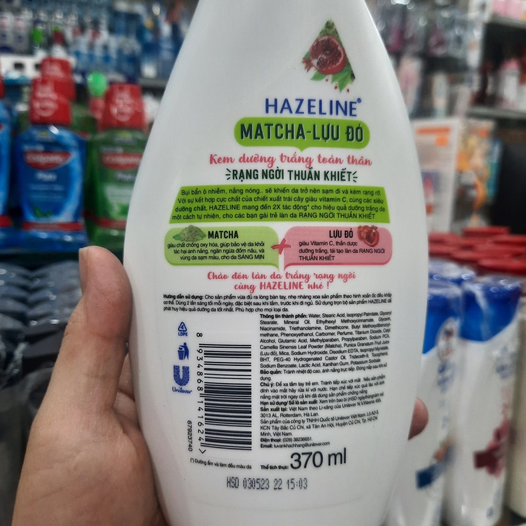 Sữa dưỡng thể trắng da Hazeline Matcha Lựu đỏ 370ml