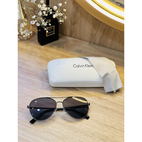 Kính Calvin Klein