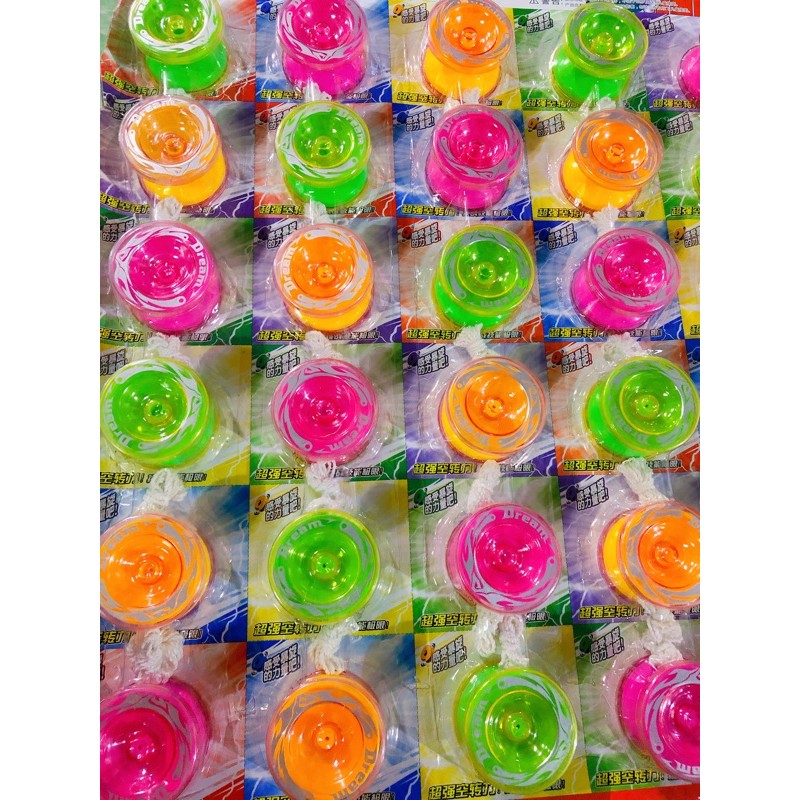 Con quay yoyo đủ màu rực rỡ
