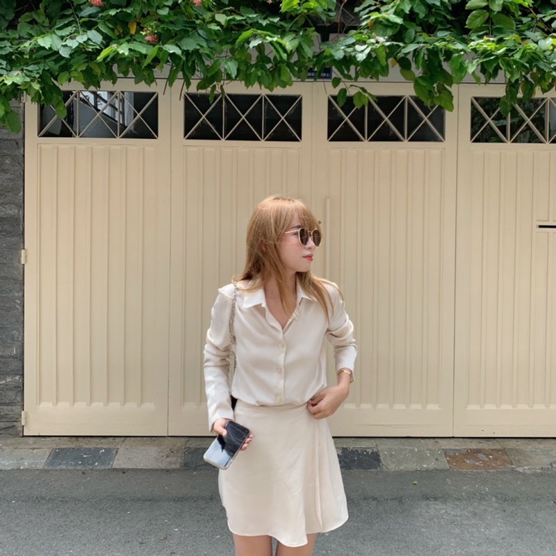 Unleashedvn JUNE SILK SET - Set áo lụa với măng séc biến kiểu bản to, chân váy lụa kiểu quấn và thắt nơ bên hông