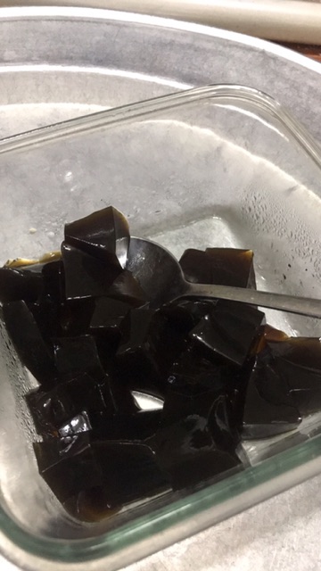 [Giao hàng trong ngày - Hà Nội] Thạch đen Cao Bằng nấu từ lá thạch đen rất thơm ngon và sạch 1 hộp 1kg