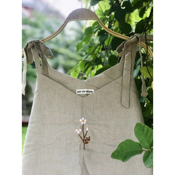 ÁO 2 DÂY LINEN THÊU TAY - Nhà Của Moon