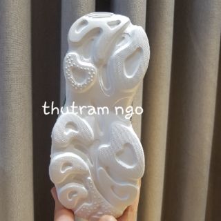 Giày sneaker dành cho bé trai