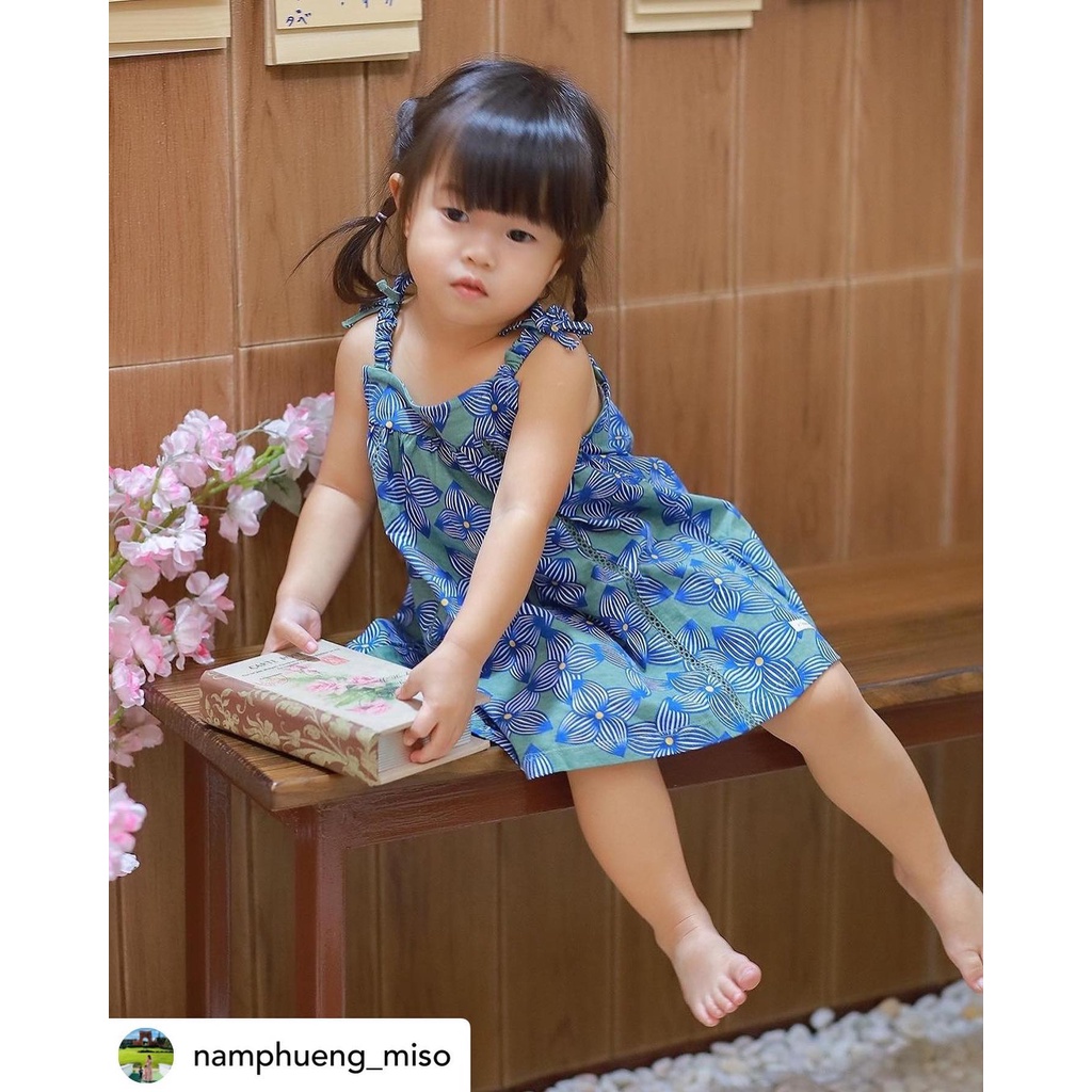 Váy 2 dây hoa xanh Milk Mile xuất Hàn. HA0359