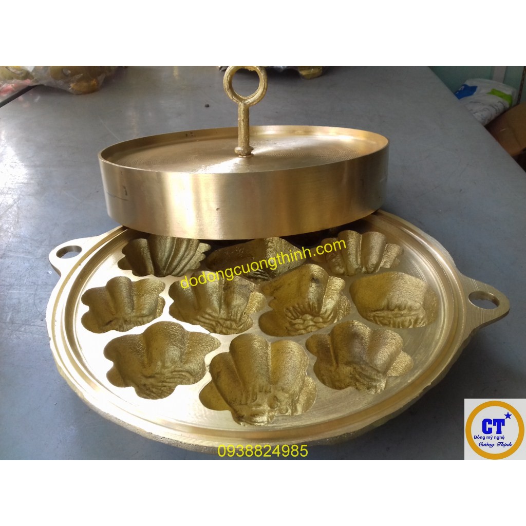 Khuôn bánh thuẫn đồng bánh bông lan 2kg7