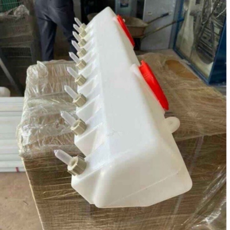 Bình bú sữa heo con, vú giả 6-9 núm cho lợn con dung tích 7- 10 lít