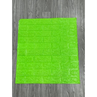 Xốp dán tường giả gạch 3D - Loại 70x77cm màu xanh lá