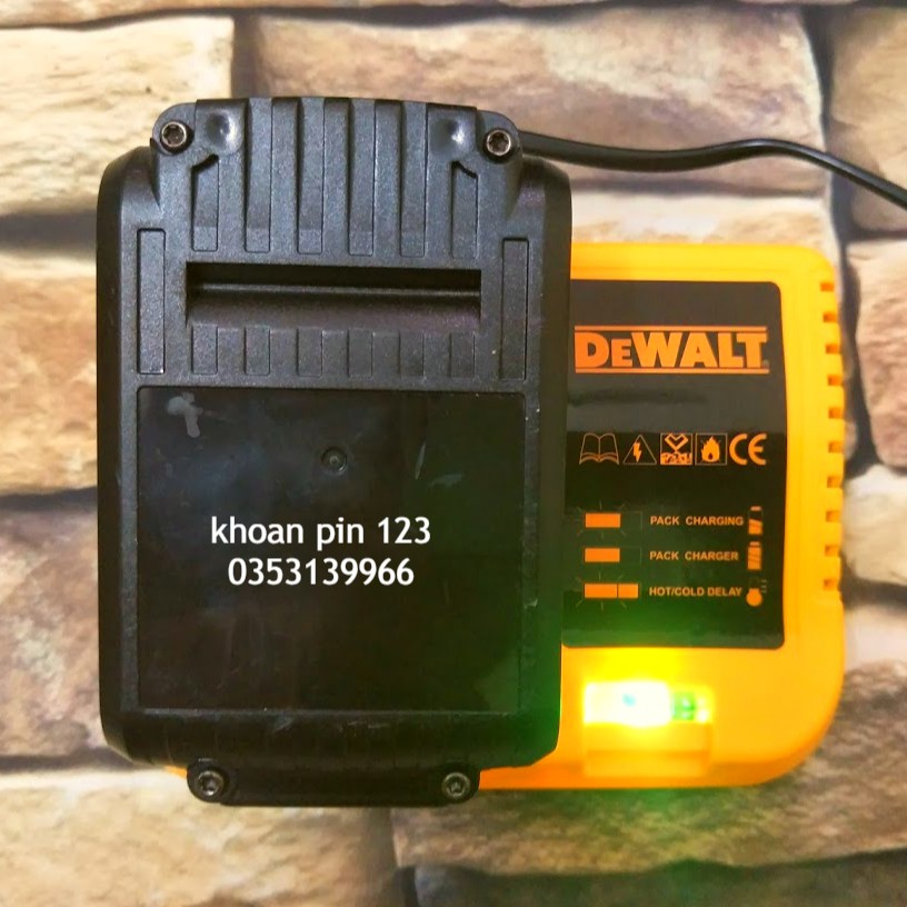 Sạc pin sạc đế 21V Dewalt dùng cho máy khoan pin