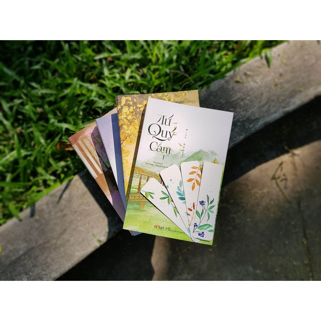 Sách - Tứ quý cẩm