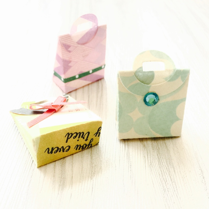 Khuôn Cắt Giấy Làm Từ Kim Loại Hình Hộp Đựng Thẻ Trang Trí Scrapbook