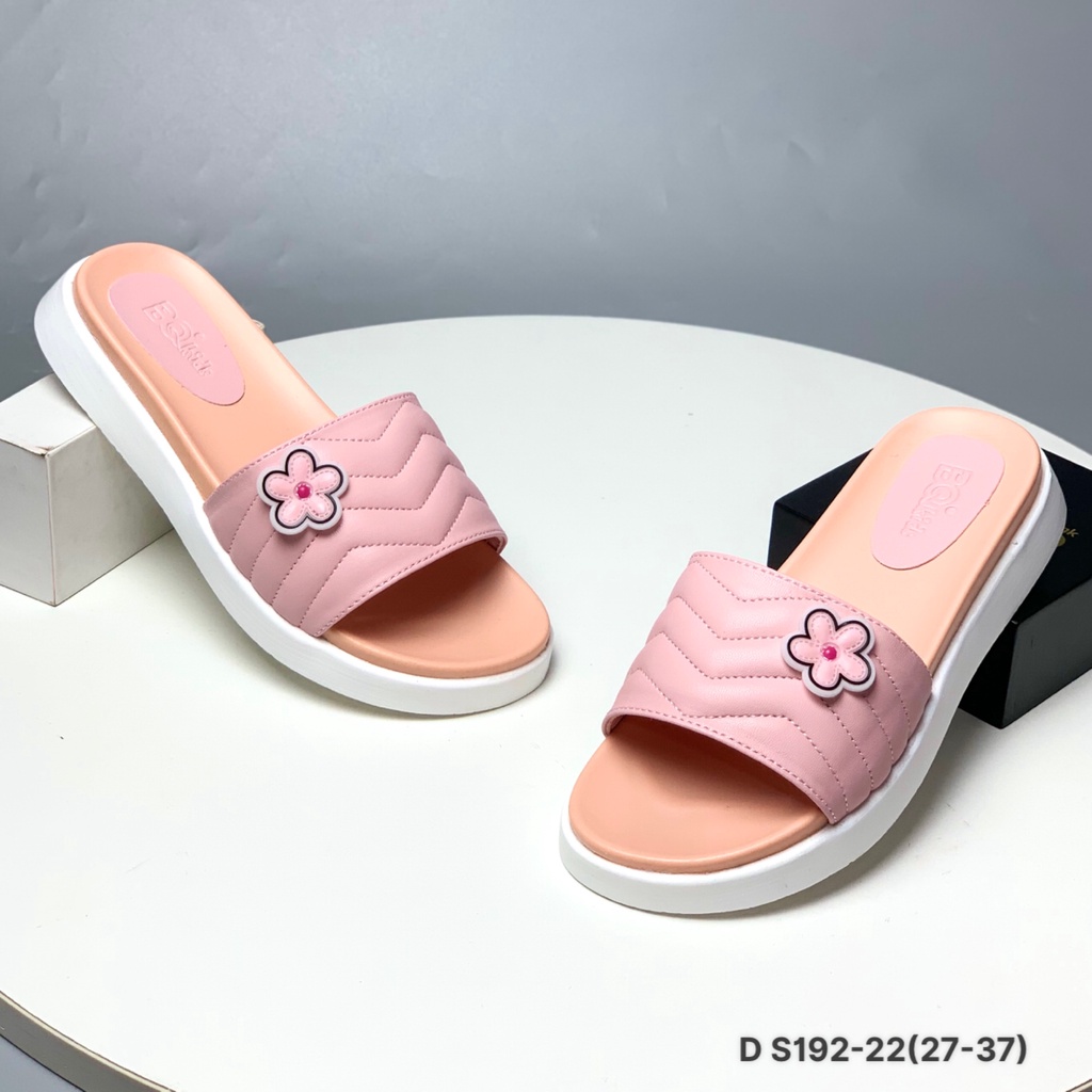 Dép lê bé gái BQ 27-35 ❤️FREESHIP❤️  Dép lê bản quai ngang bé gái quai gắn hoa đế cao su 2cm D S192-22