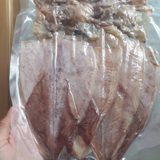 2 con mực siêu bự siêu dày siêu ngọt