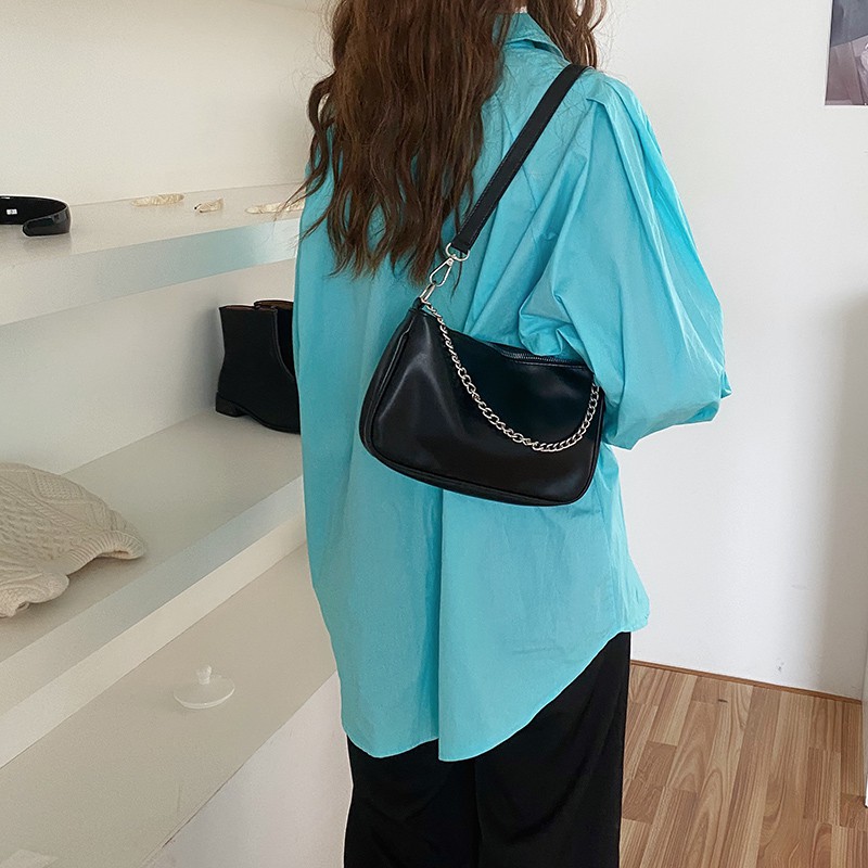 Túi đeo chéo phong cách cổ điển thiết kế đơn giản