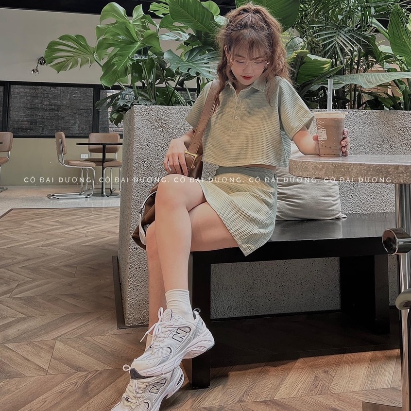 Set bộ đồ nữ đi chơi S.093, Set áo polo croptop cộc tay cùng chân váy chữ A trơn năng động - Thời trang nữ Chấm Bi