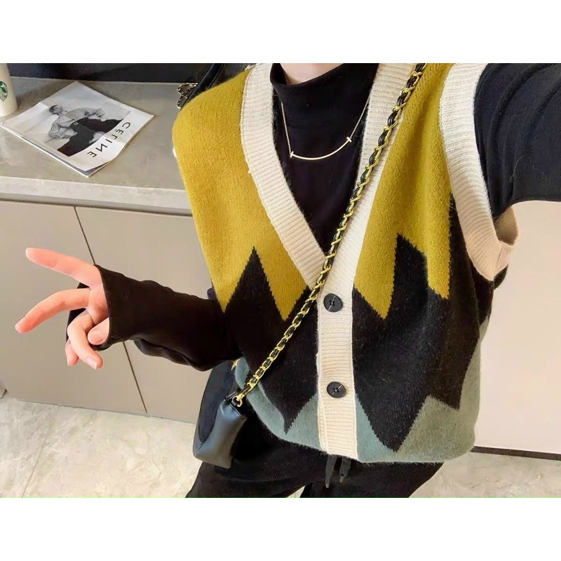 Áo len nữ Ghile ô trám mix cùng sơ mi hoặc len dài tay đều đẹp