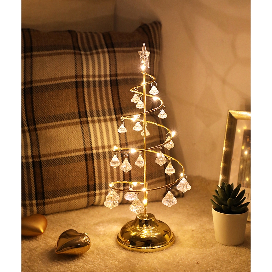 Đèn LED để bàn hình cây thông Nô-en sử dụng pin