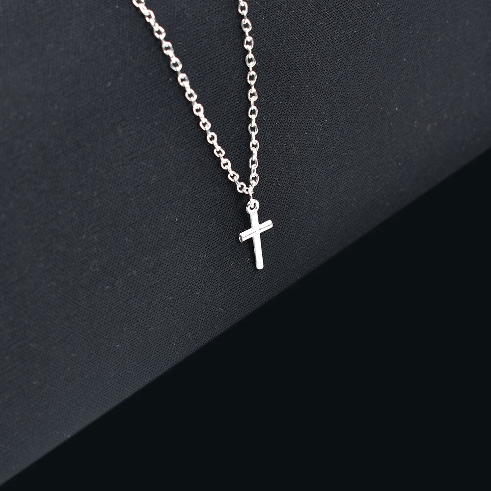 Dây chuyền hợp kim mặt thánh giá nhiều màu sắc