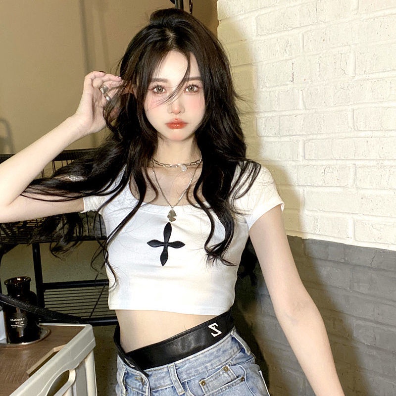 Short sleeve T-shirt women's short 2022 summer new ins super fire net red cross frame slim high waist hot girl coat tide