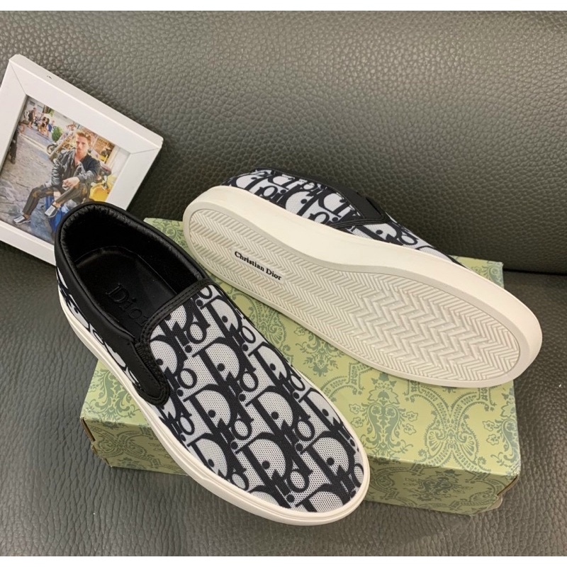 Giầy slip on thời trang nam có hoạ tiết logo, Giầy sục nam đế trắng mũi tròn phong cách trẻ trung btshop từ 38 đến 42