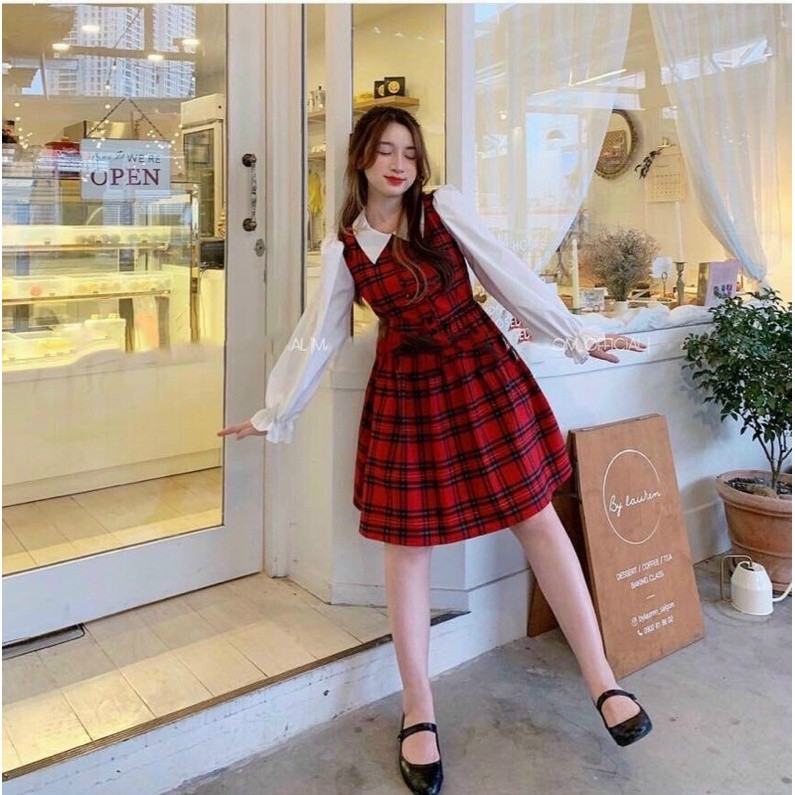 Đầm suông caro đỏ tay dài cổ bèo dễ thương